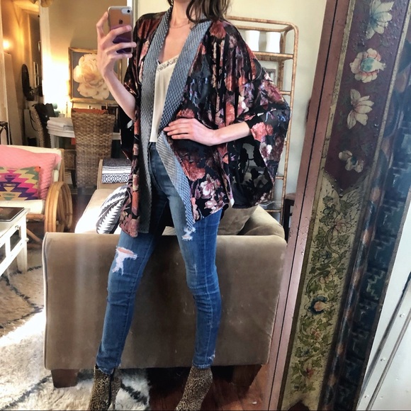 H&M velvet burnout kimono - Picture 4 of 8